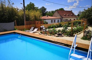 7 bed villa SW France, heated secure pool, Bordeaux / Bergerac